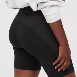 Aerie offline bike short ribbed 7 inches BLACK